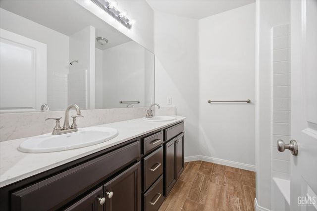 1909 Suncrisp Lane, Bakersfield, CA 93312