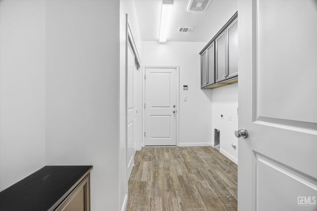 1909 Suncrisp Lane, Bakersfield, CA 93312