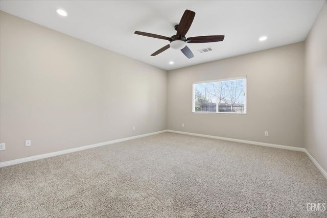 1909 Suncrisp Lane, Bakersfield, CA 93312