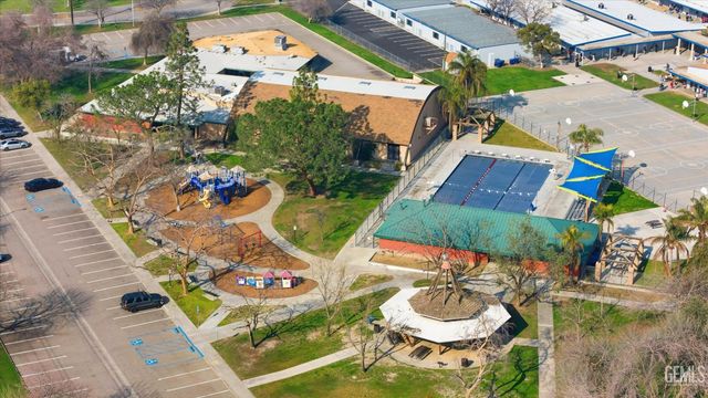 1909 Suncrisp Lane, Bakersfield, CA 93312