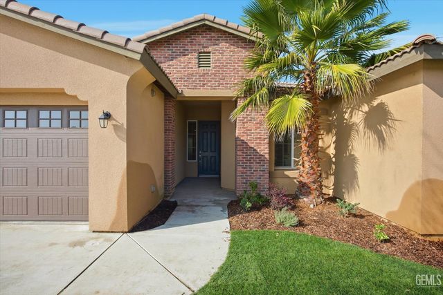 1909 Suncrisp Lane, Bakersfield, CA 93312