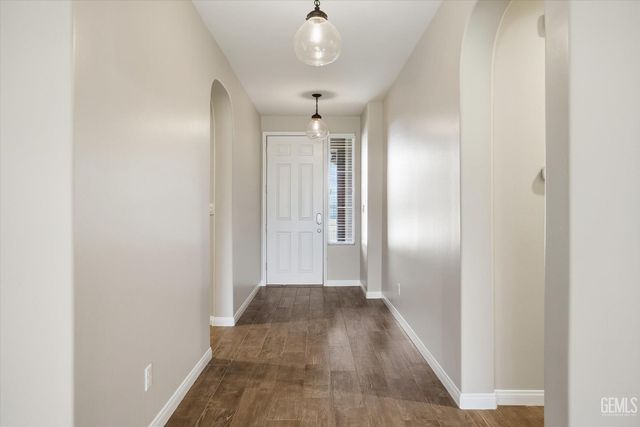 1909 Suncrisp Lane, Bakersfield, CA 93312