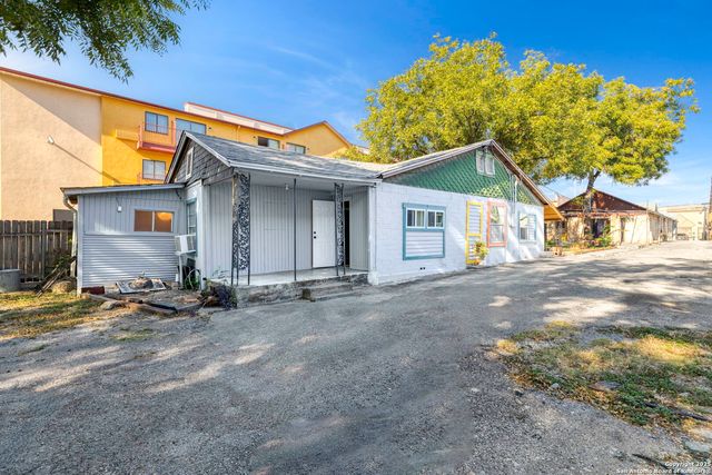 922-926 S Laredo St, San Antonio, TX 78204