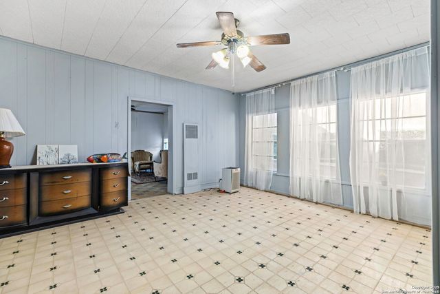 922-926 S Laredo St, San Antonio, TX 78204