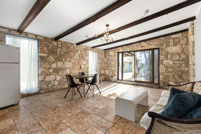 922-926 S Laredo St, San Antonio, TX 78204