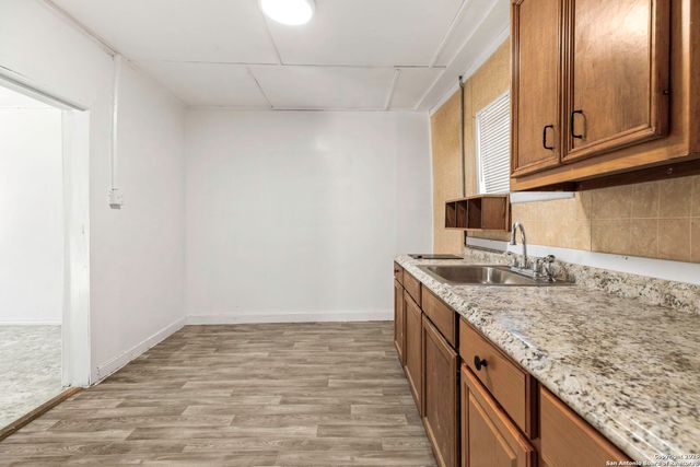 922-926 S Laredo St, San Antonio, TX 78204