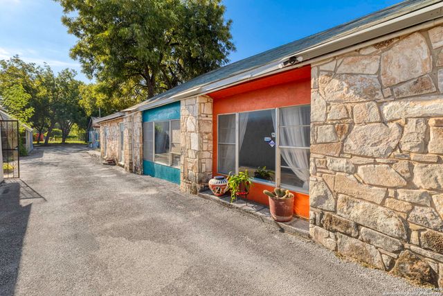 922-926 S Laredo St, San Antonio, TX 78204