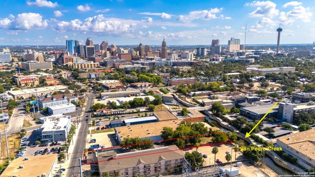 922-926 S Laredo St, San Antonio, TX 78204