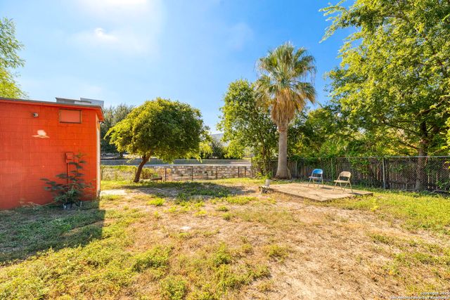 922-926 S Laredo St, San Antonio, TX 78204