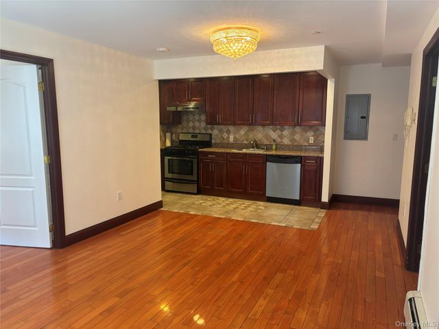 4247 Union Street 3A, Flushing, NY 11355