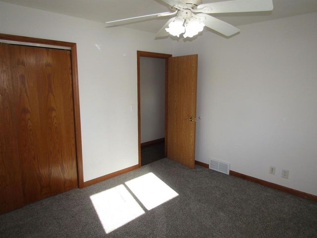 1220 S Grant Avenue, Janesville, WI 53546