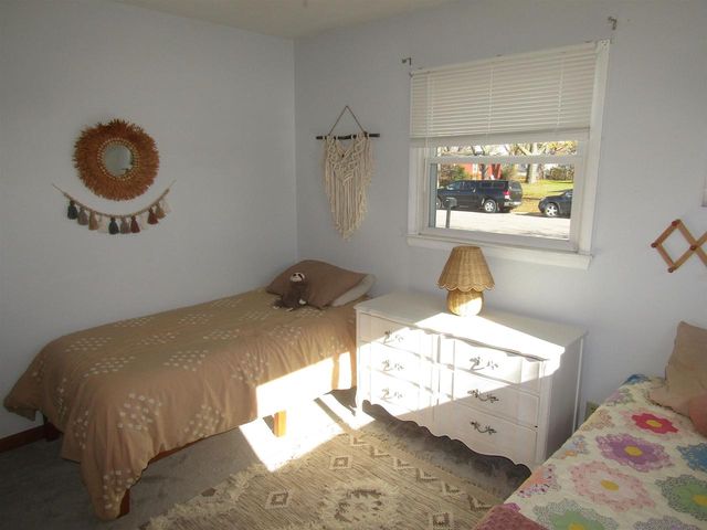 1220 S Grant Avenue, Janesville, WI 53546