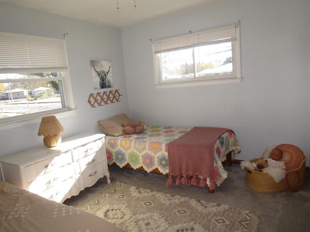 1220 S Grant Avenue, Janesville, WI 53546