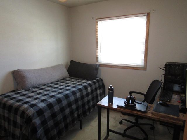 1220 S Grant Avenue, Janesville, WI 53546