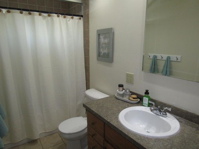 1220 S Grant Avenue, Janesville, WI 53546