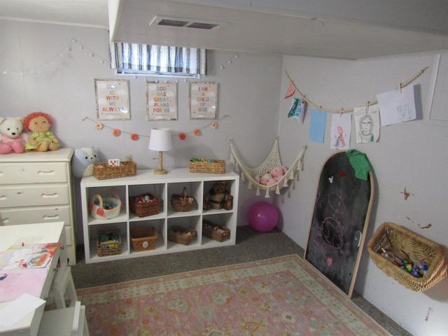 1220 S Grant Avenue, Janesville, WI 53546