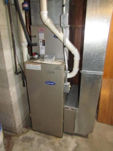 1220 S Grant Avenue, Janesville, WI 53546