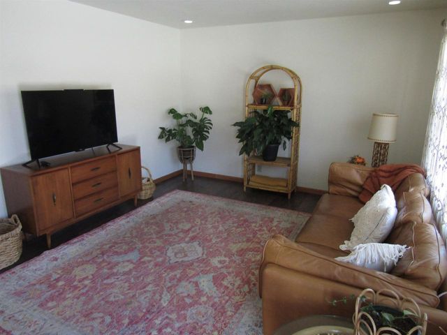 1220 S Grant Avenue, Janesville, WI 53546