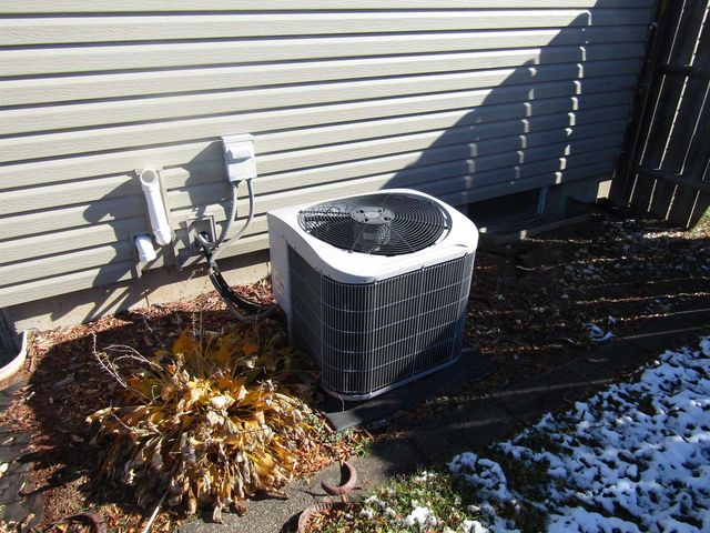 1220 S Grant Avenue, Janesville, WI 53546