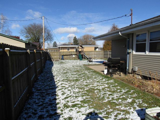 1220 S Grant Avenue, Janesville, WI 53546