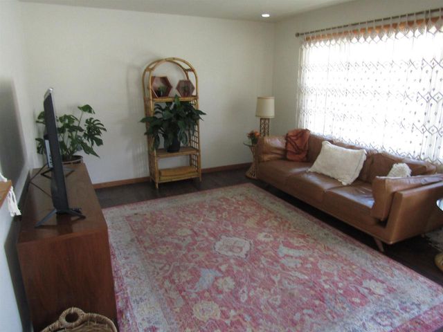 1220 S Grant Avenue, Janesville, WI 53546