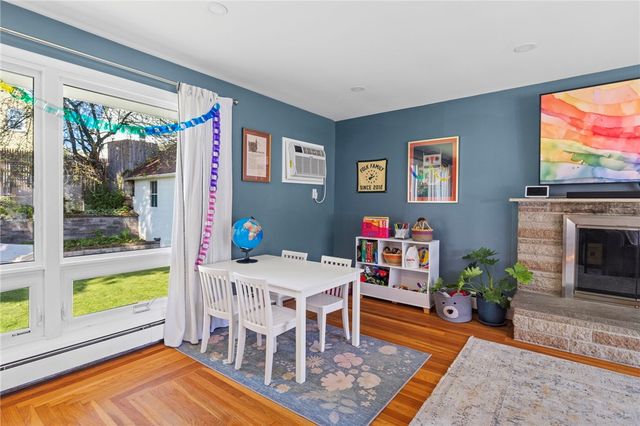34 Clifden Avenue, Cranston, RI 02905