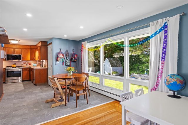 34 Clifden Avenue, Cranston, RI 02905