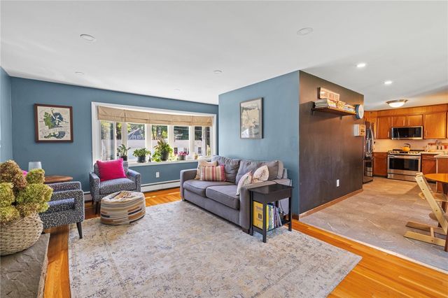 34 Clifden Avenue, Cranston, RI 02905
