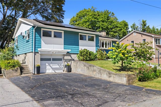 34 Clifden Avenue, Cranston, RI 02905