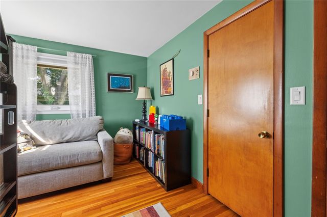 34 Clifden Avenue, Cranston, RI 02905
