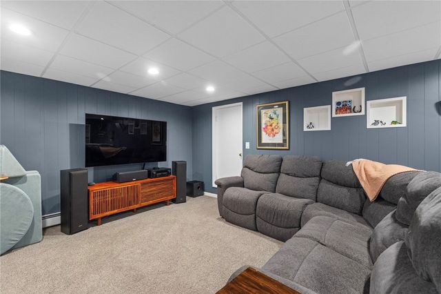 34 Clifden Avenue, Cranston, RI 02905