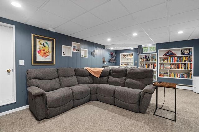 34 Clifden Avenue, Cranston, RI 02905
