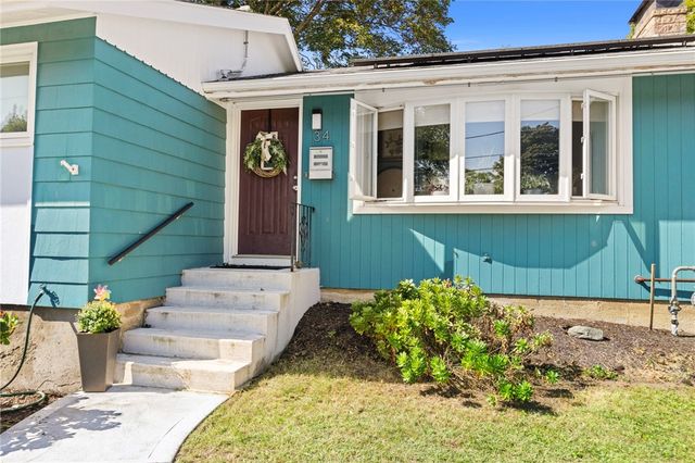 34 Clifden Avenue, Cranston, RI 02905
