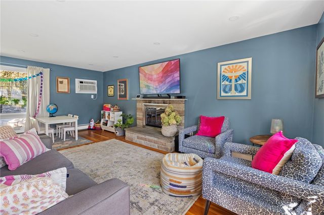 34 Clifden Avenue, Cranston, RI 02905