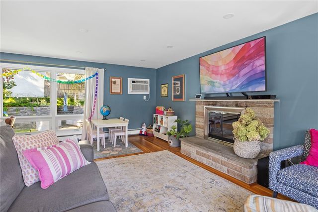 34 Clifden Avenue, Cranston, RI 02905