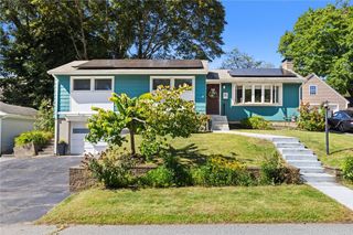 34 Clifden Avenue, Cranston, RI 02905