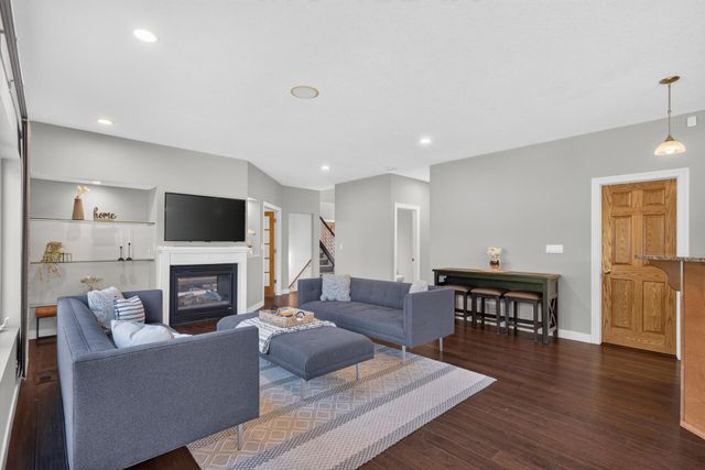6206 106th Avenue N, Brooklyn Park, MN 55443