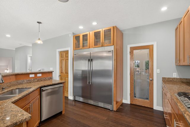 6206 106th Avenue N, Brooklyn Park, MN 55443