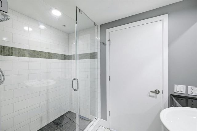 300 Bowie ST 2301, Austin, TX 78703