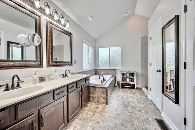 8547 Woodcreek Drive, Florence, KY 41042