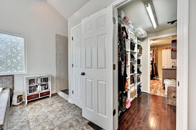 8547 Woodcreek Drive, Florence, KY 41042
