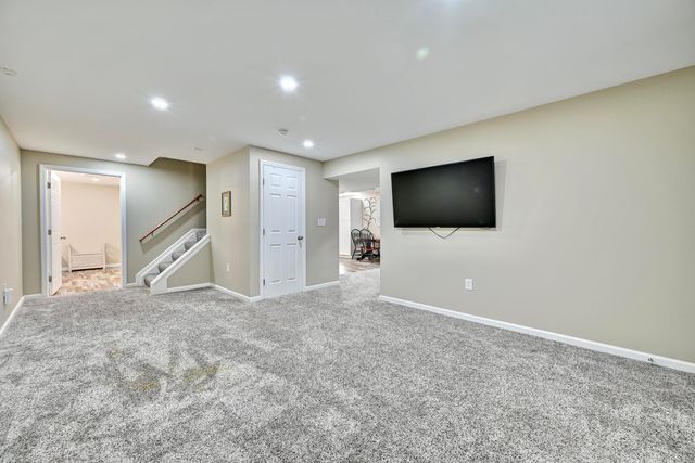 8547 Woodcreek Drive, Florence, KY 41042