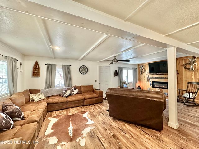 9430 CAROLINA WAY Way, Fanning Springs, FL 32693