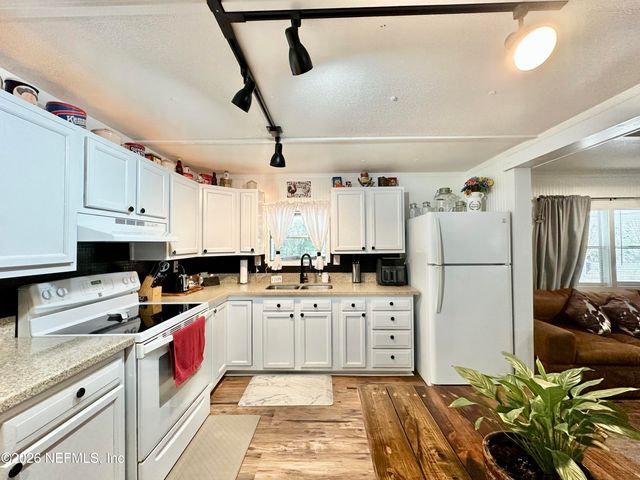 9430 CAROLINA WAY Way, Fanning Springs, FL 32693