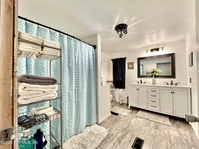 9430 CAROLINA WAY Way, Fanning Springs, FL 32693