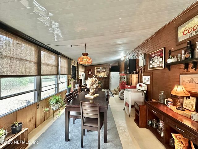 9430 CAROLINA WAY Way, Fanning Springs, FL 32693