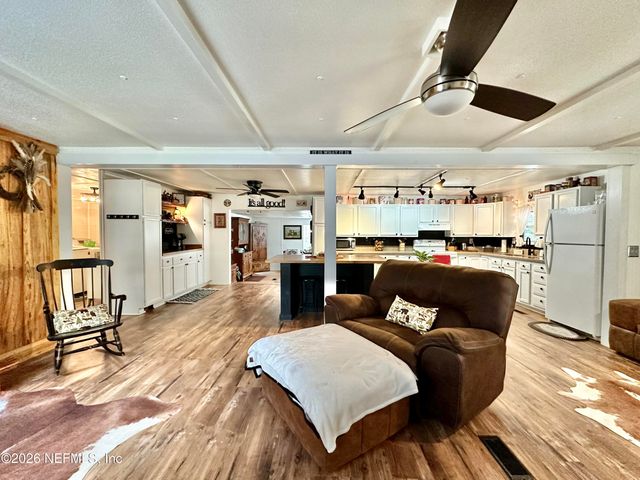 9430 CAROLINA WAY Way, Fanning Springs, FL 32693