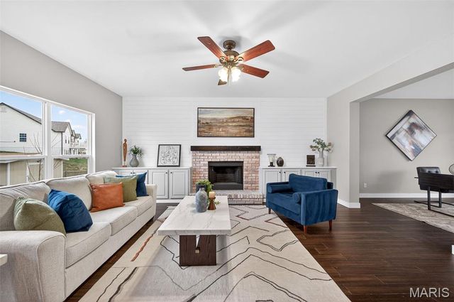 1933 Providence Estate Drive, Wentzville, MO 63385