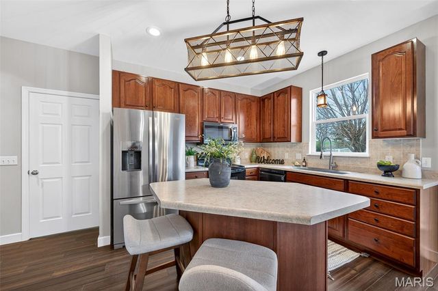 1933 Providence Estate Drive, Wentzville, MO 63385