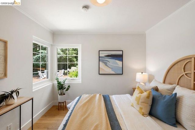 4504 Fairbairn Ave, Oakland, CA 94619